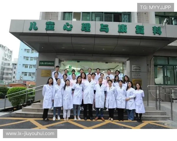 儿子踢足球受伤后续治疗过程与心理恢复的全方位探讨 儿子踢足球受伤后续治疗过程与心理恢复的全方位探讨